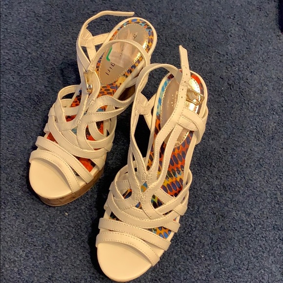 Madden Girl Wedges - Picture 3 of 4